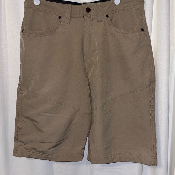 Fall Creek Men's Size 32 Khaki Shorts - Picture 1 of 6